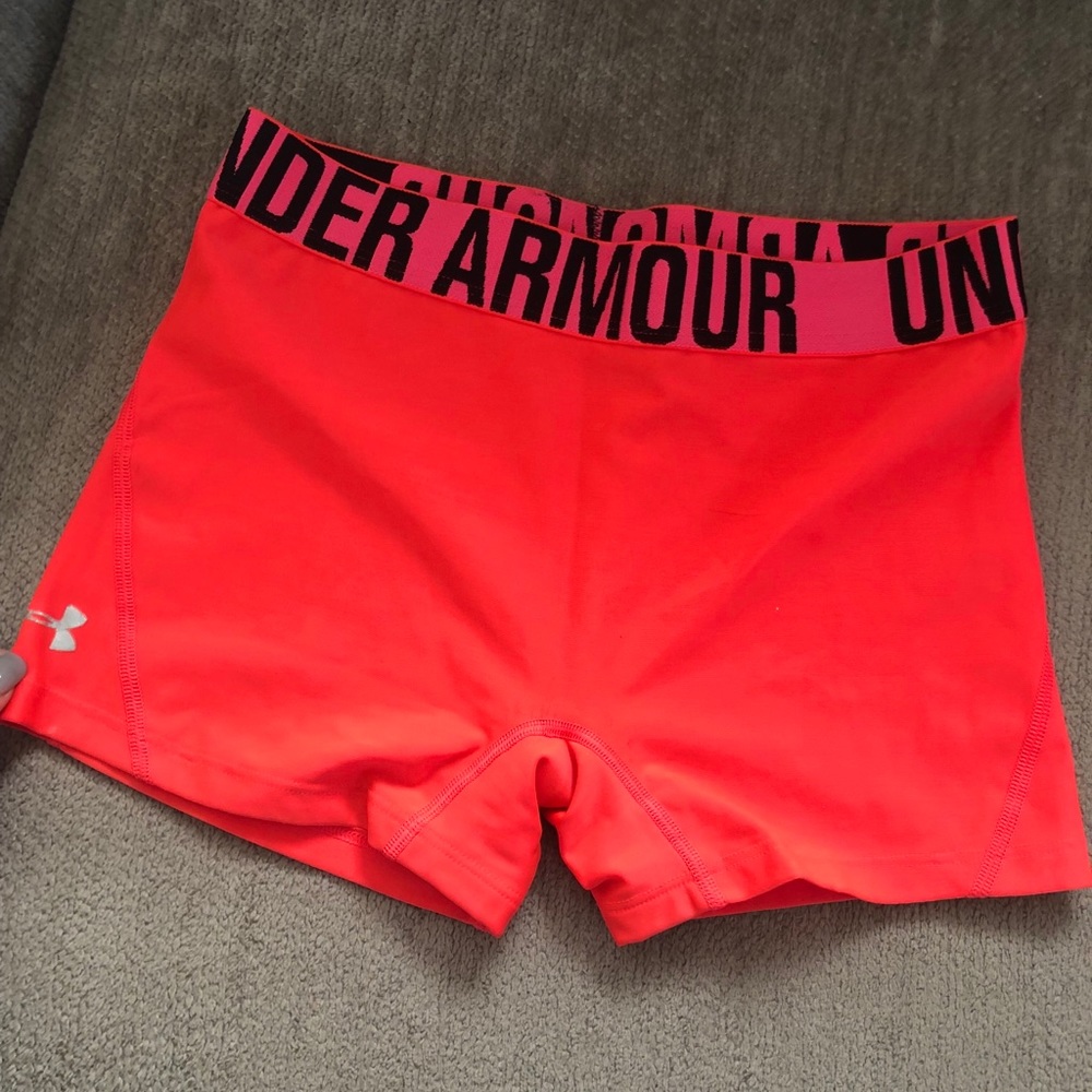 Under armour spandex shorts size small